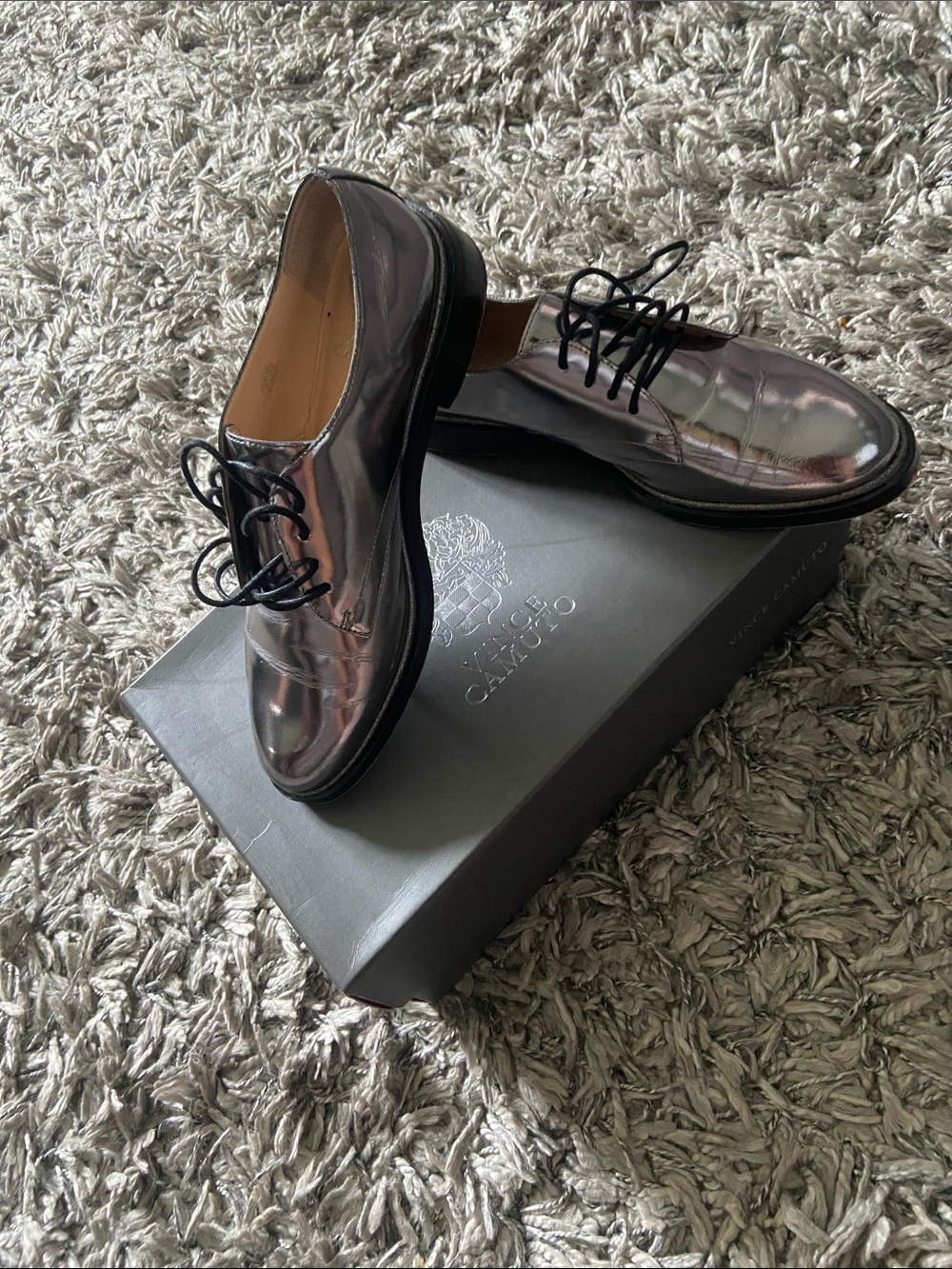Vince Camuto Iridescent Metallic Silver Lace-Up Derby Shoes